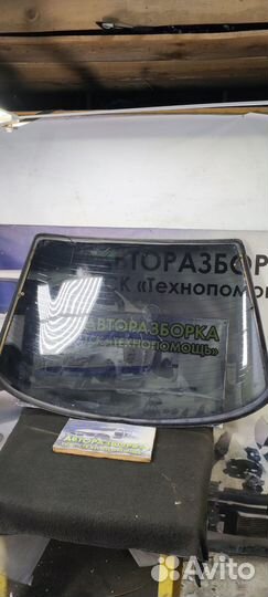 Стекло заднее Audi 80 B4
