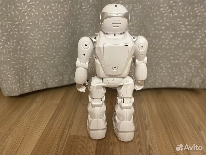 Игрушка робот
