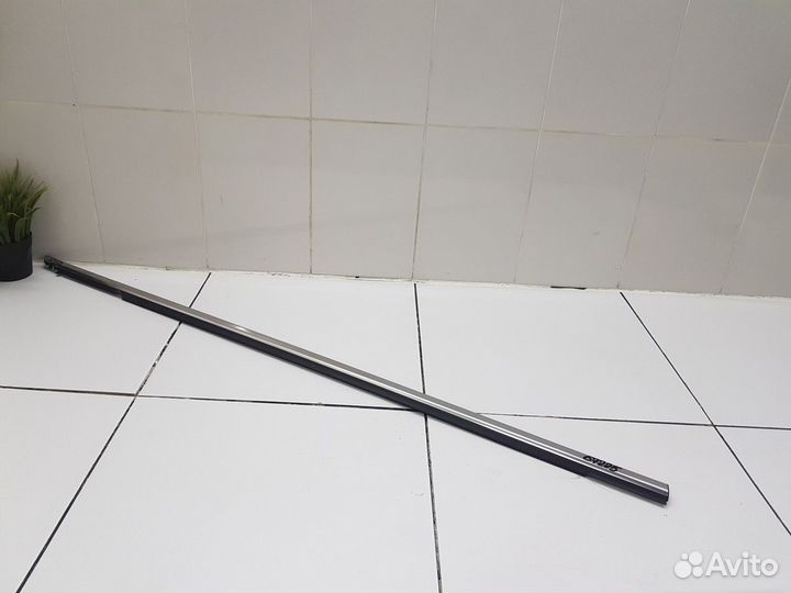 Молдинг стекла передней правой двери