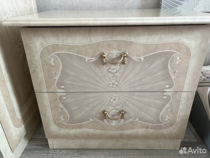 Спальный гарнитур