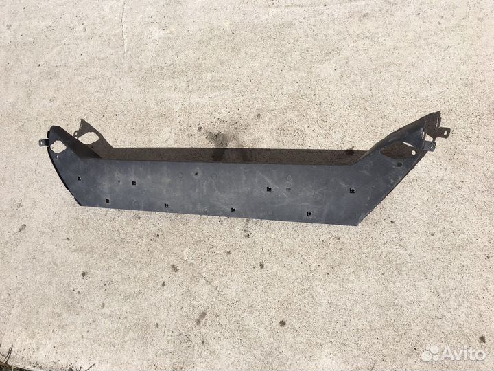 Кронштейн решетки радиатора Genesis G70