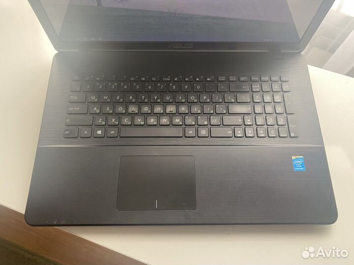 Современный Asus 17