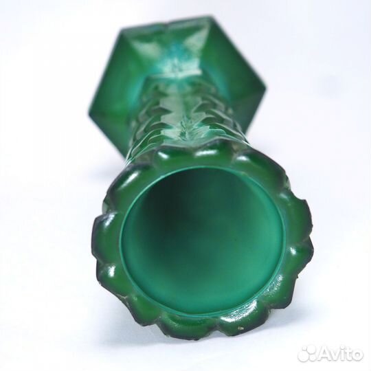 Ваза. Малахитовое стекло. Богемия. Чехия