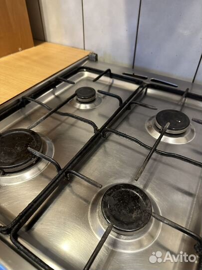 Газовая плита с вытяжкой