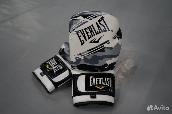 Боксерские перчатки Everlast 16 oz