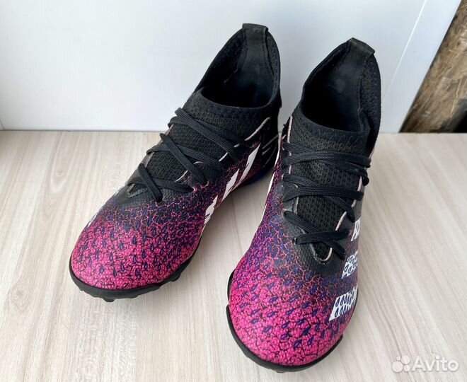 Бутсы сороконожки Adidas Predator