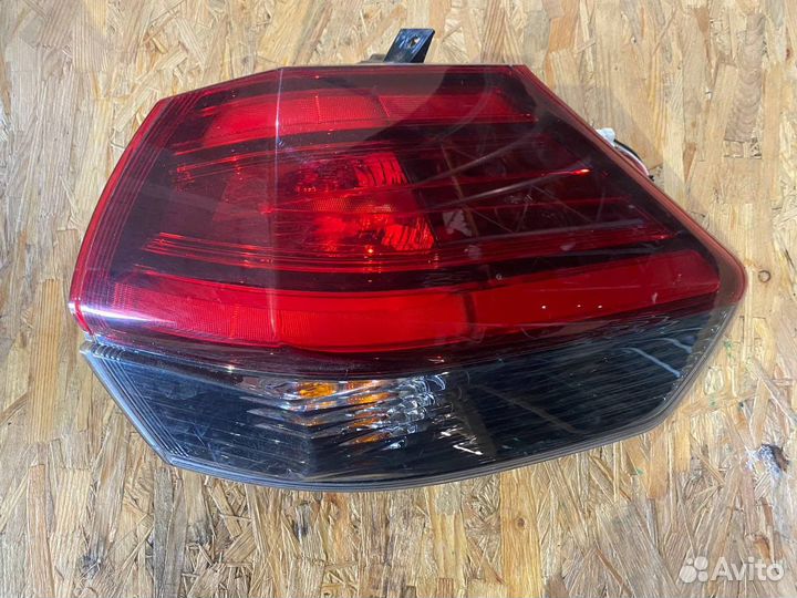 Задний фонарь Ниссан Х-Треил т32