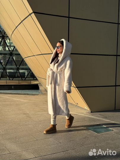 Шуба из экомеха с капюшоном