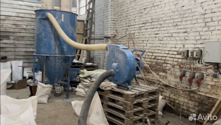 Смеситель для комбикорма вертикальный