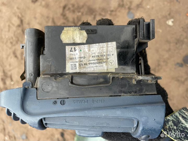 Мерседес w203 c класс дефлектор правый