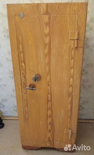 Сейф металлический