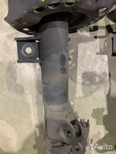 Стойки передние с пружинами передние Mercedes-Benz