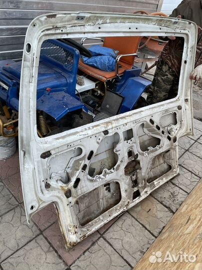 Задняя дверь volkswagen transporter t4