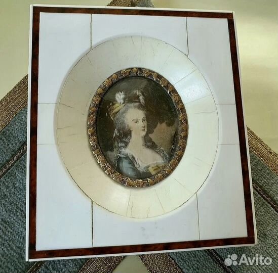 Старинные портретные миниатюры