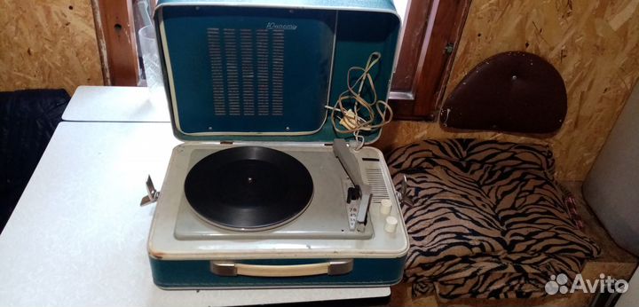 Проигрыватель юность 301