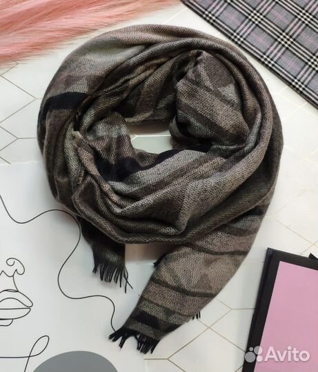 С5 Брендовые палантины