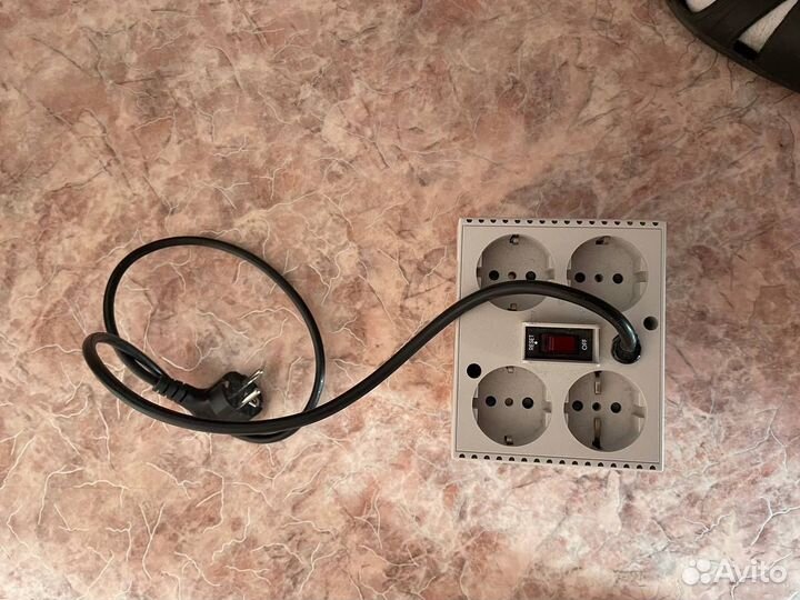 Стабилизатор напряжения Powercom TCA-1200