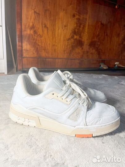 Кроссовки лв