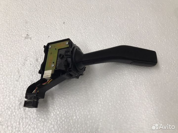 Переключатель поворотов 1K0953513E Golf 6