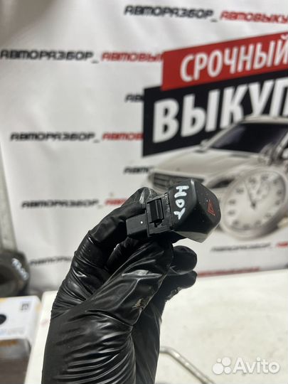 Кнопка аварийной сигнализации Nissan Note