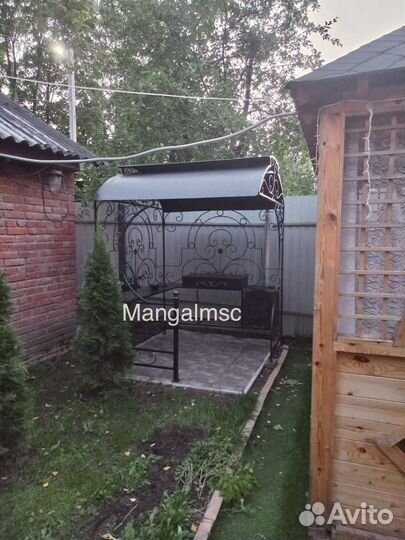 Мангал с крышей