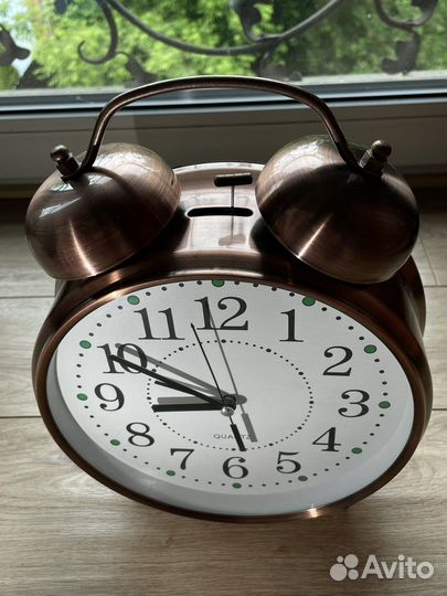 Будильник quartz