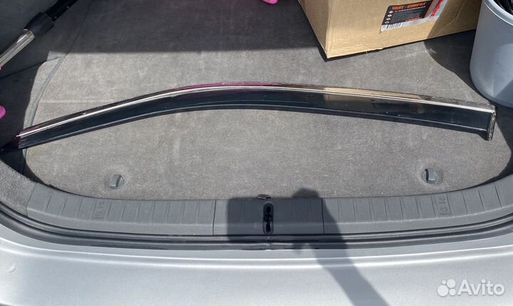 Дефлектор на окно LX570