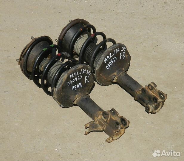 Стойка передняя Nissan Maxima J30