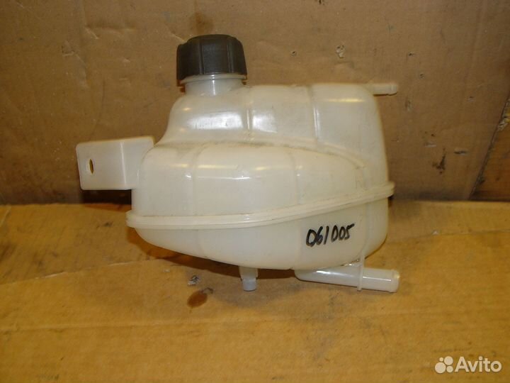 Бачок охлаждайки Nissan Qashqai J11 2015г