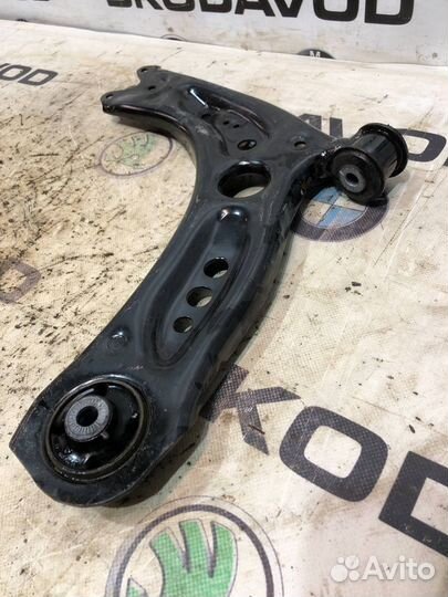 Рычаг подвески передний левый Skoda Octavia A7