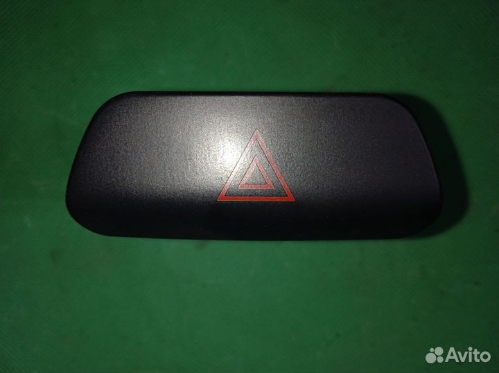 Hyundai Elantra (HD) IV кнопка аварийной сигнализ