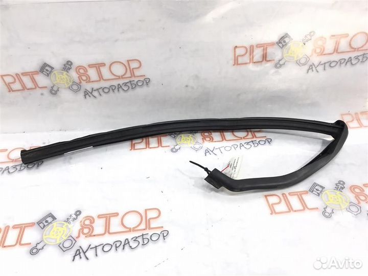 Уплотнительная резинка Porsche Cayenne 9PA (957)