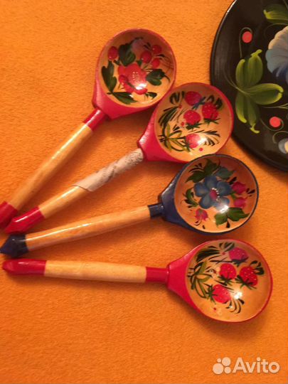 Блюдца и ложки декоративные
