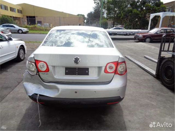 Разбор на запчасти Volkswagen Jetta 5