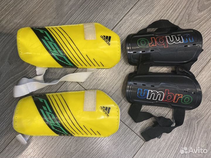 Щитки футбольные детские