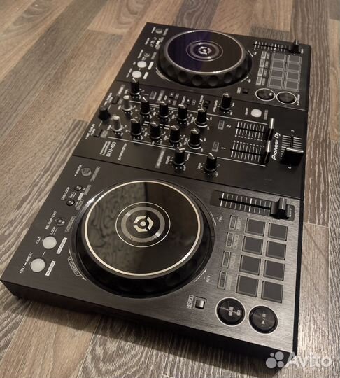 Контроллер Pioneer DDJ-400 2-канальный