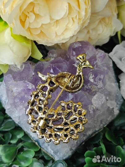 Брошь павлин