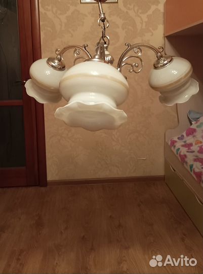 Люстра потолочная трехрожковая