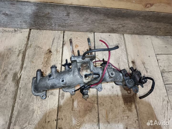 Впускной коллектор Toyota Hilux Surf 2LT