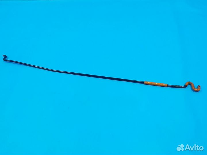 Держатель капота skoda Yeti 2009-2018