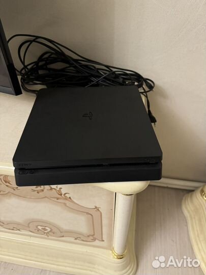 Sony playstation 4 slim 875 gb +2геймпада