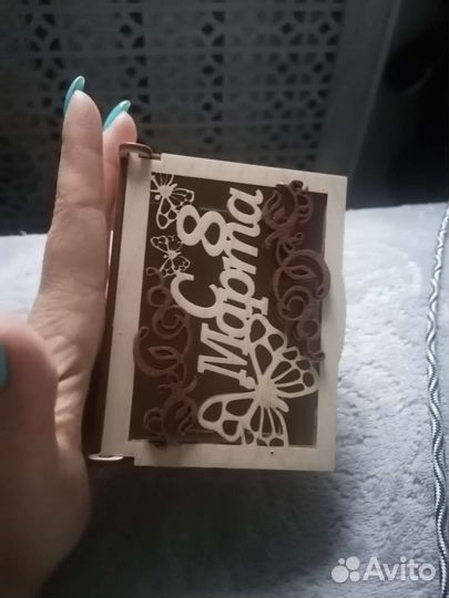 Деревянная шкатулка