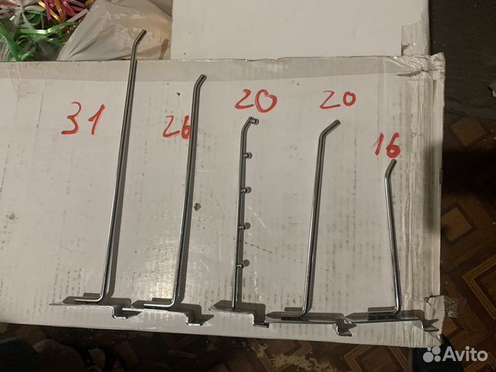 Крючки для экономпанелей