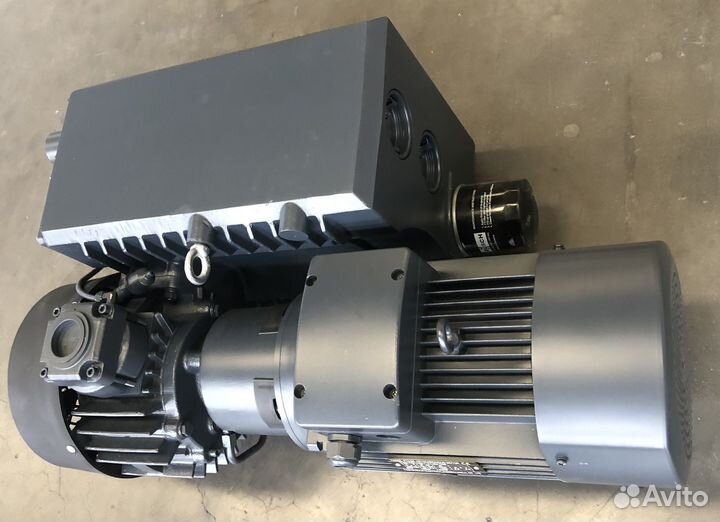 Пластинчато роторный вакуумный насос