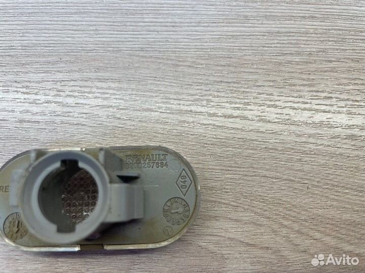 Повторитель поворота Renault Duster