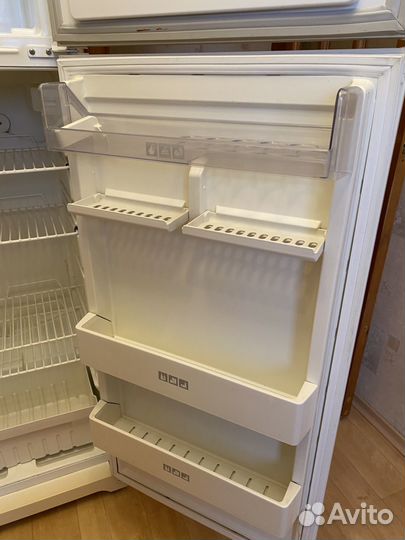 Холодильник бу Stinol