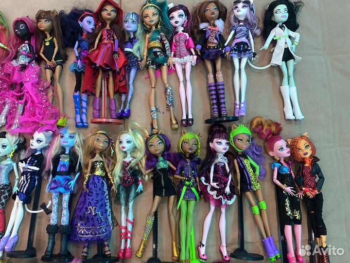 Кукла Монстер Хай много