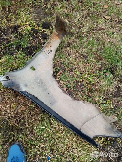 Крыло переднее правое mitsubishi lancer 9