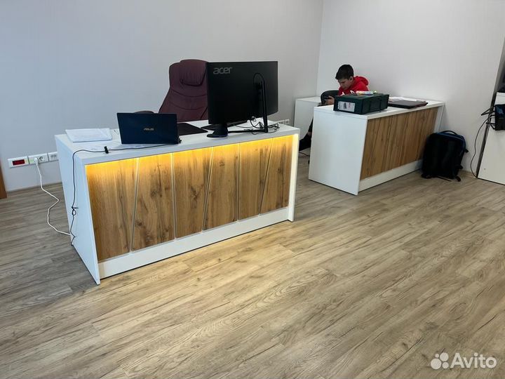 Ресепшен. Столы и Офисная Мебель