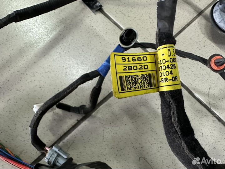 Проводка задней правой двери Hyundai Santa Fe